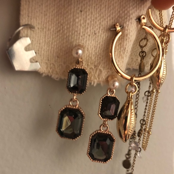 multiple earrings - Picture 6 of 7